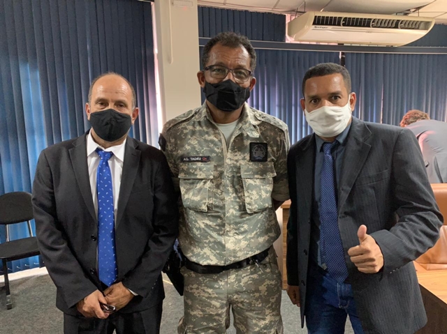 Esta imagem tem um texto alternativo em branco, o nome da imagem é miltimho.jpg