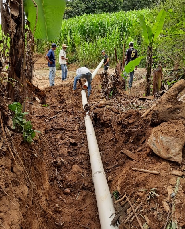 O atributo alt desta imagem está vazio. O nome do arquivo é lavrinha-rede-esgoto.jpg